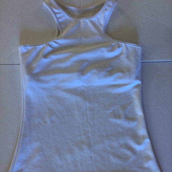 L’urv Halter neck mesh back workout tank Medium - Picture 7 of 8